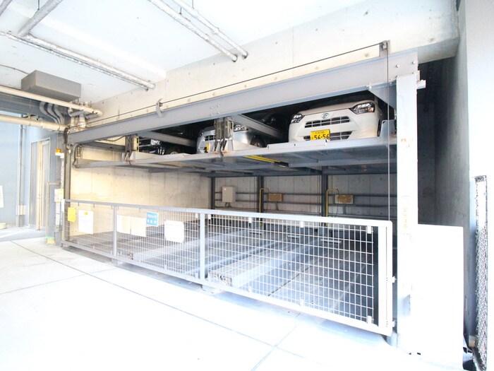 物件外観写真5　(駐車場)