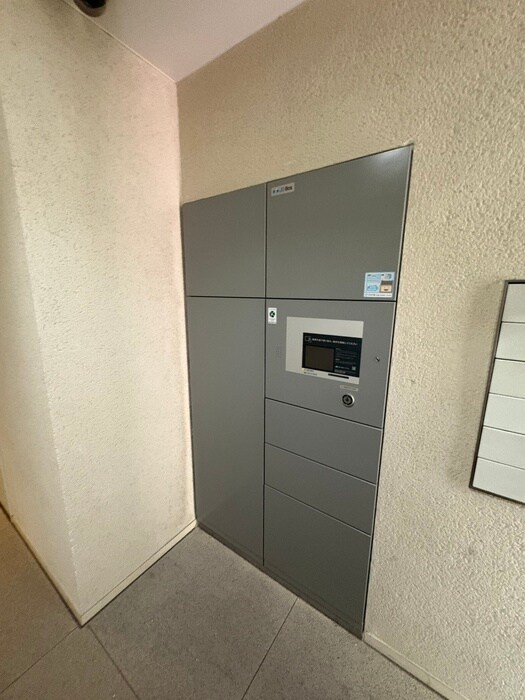 物件外観写真4　(エントランス部分)