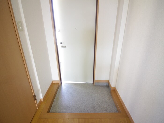 物件内観写真21　(玄関)