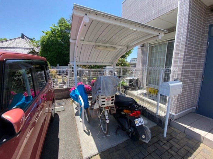 物件外観写真3　(駐輪場)
