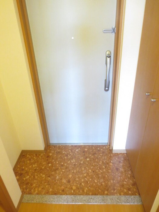 物件内観写真14　(玄関)