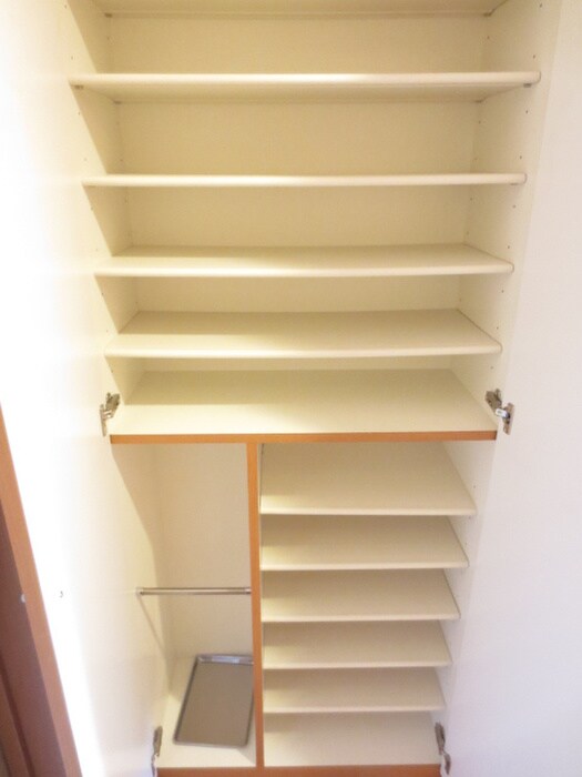 物件内観写真15　(靴箱)