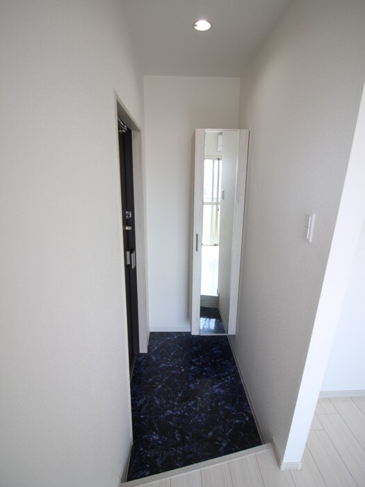 物件内観写真17　(玄関)