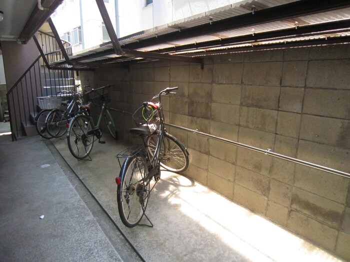 物件外観写真6　(駐輪場)