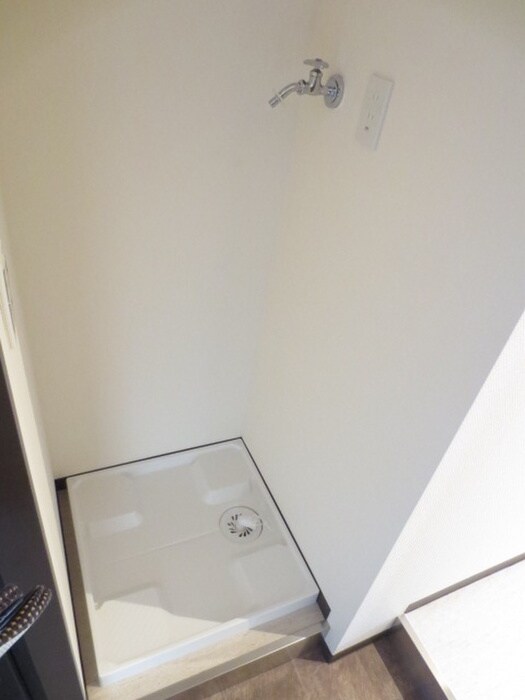 物件内観写真14　(洗濯機置場)