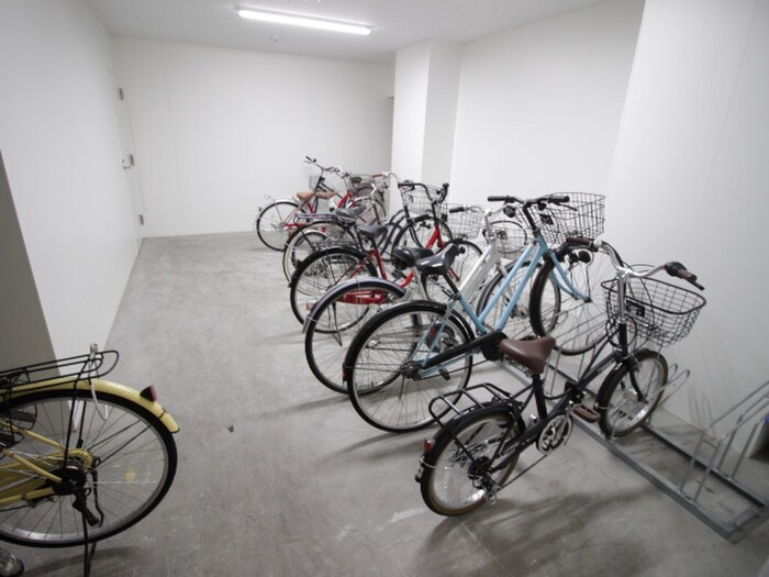 物件外観写真6　(駐輪場)