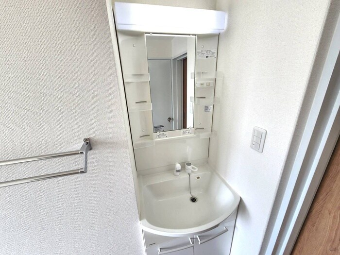 物件内観写真9　(洗面)