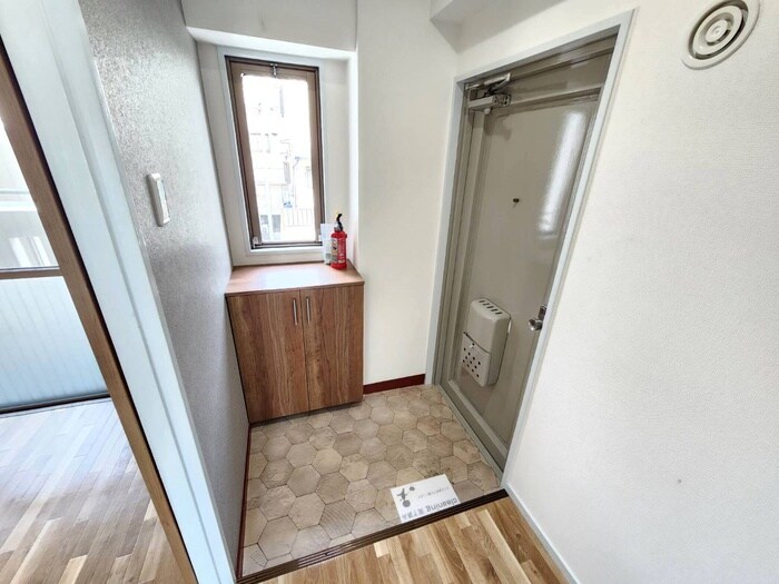 物件内観写真22　(玄関)