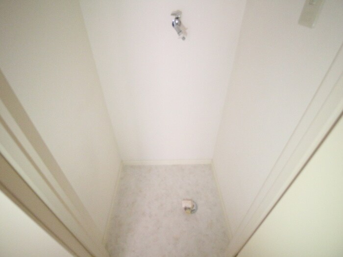 物件内観写真20　(洗濯機置場)