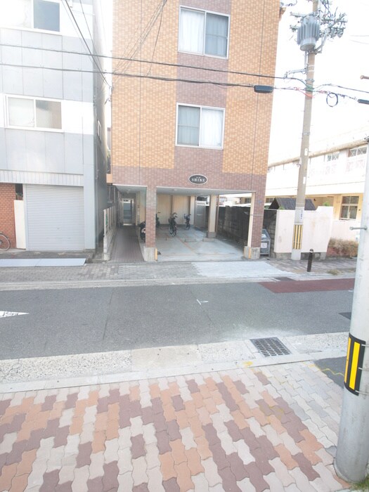 物件内観写真16　(室内からの展望)