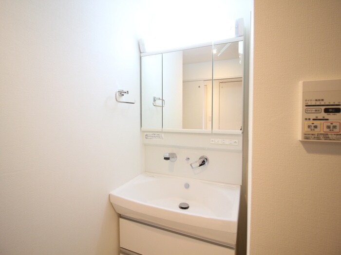 物件内観写真8　(洗面)