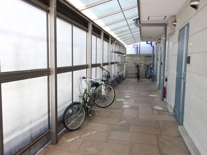 物件外観写真2　(駐輪場)