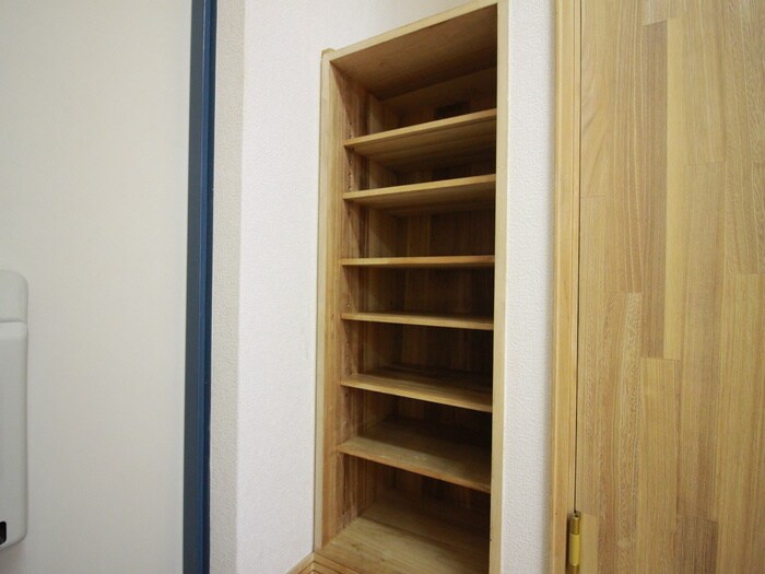 物件内観写真15　(収納)