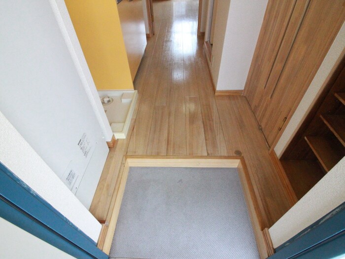 物件内観写真17　(玄関)