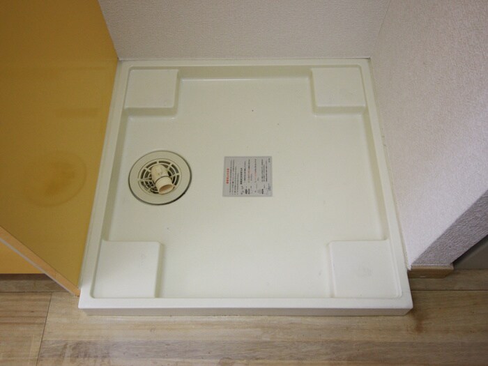 物件内観写真18　(洗濯機置場)