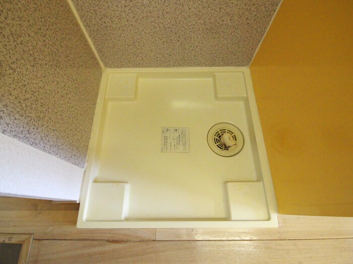 物件内観写真18　(洗濯機置場)