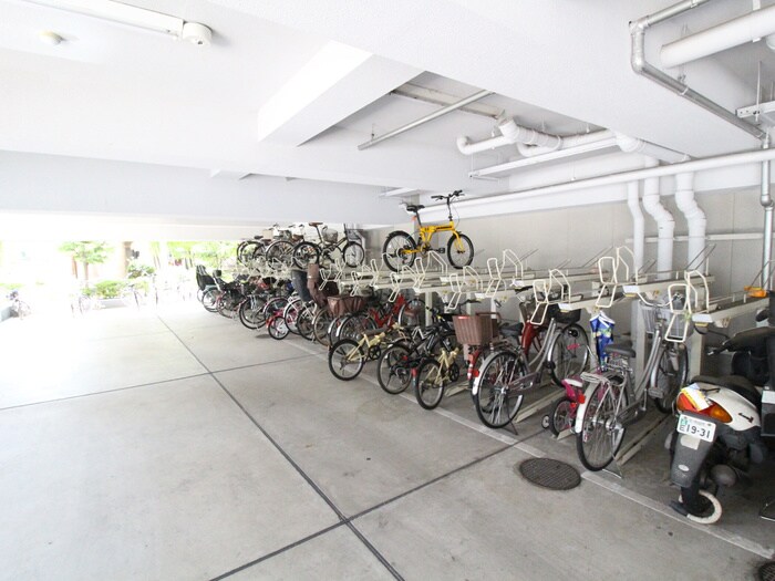 物件外観写真5　(駐輪場)