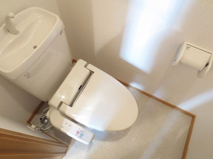 物件内観写真8　(トイレ)