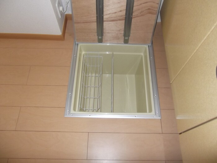 物件内観写真12　(収納)