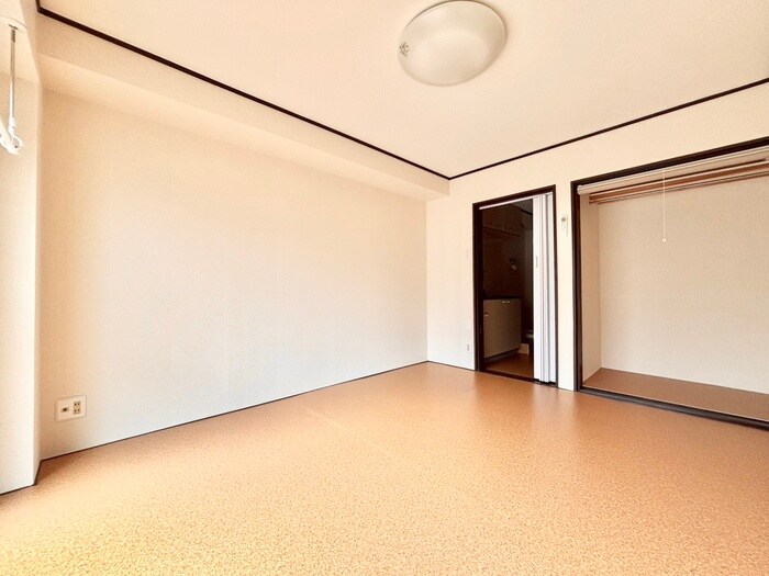物件内観写真9　(居室)