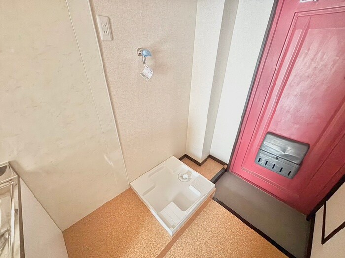 物件内観写真18　(洗濯機置場)