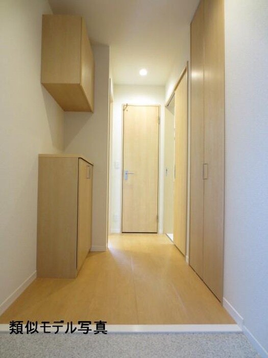 物件内観写真12　(廊下)