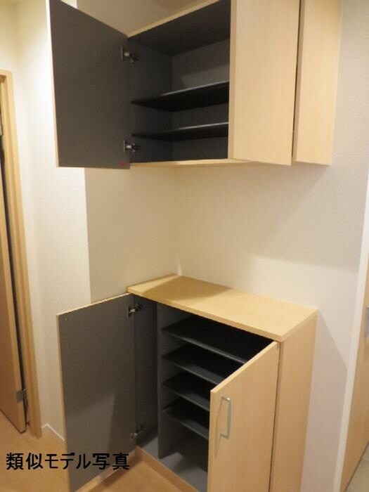 物件内観写真13　(靴箱)