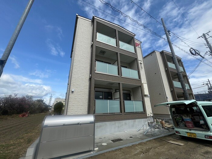 物件外観写真1　(外観写真)