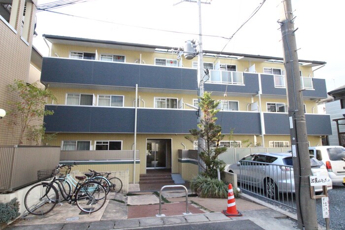 物件外観写真2　(駐輪場)