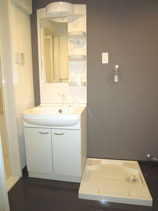 物件内観写真14　(洗濯機置場)