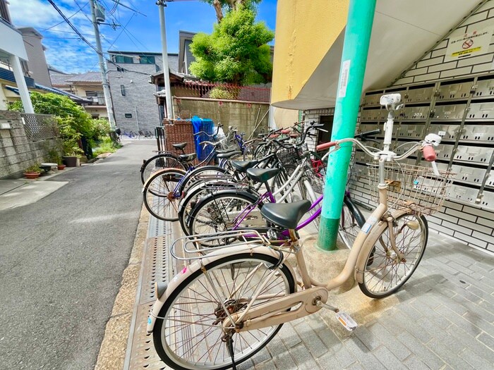 物件外観写真3　(駐輪場)