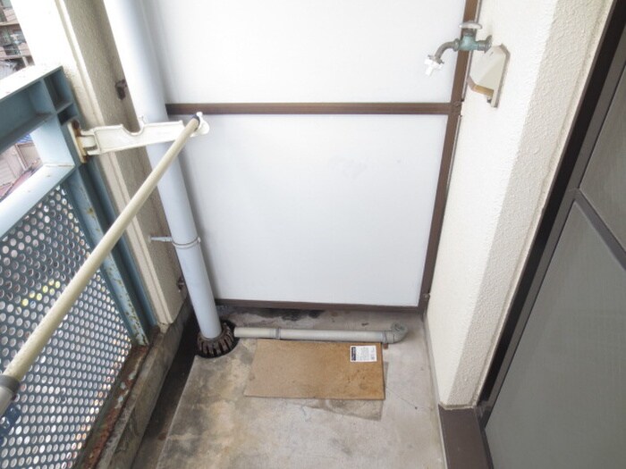 物件内観写真15　(洗濯機置場)