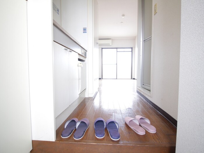 物件内観写真18　(玄関)