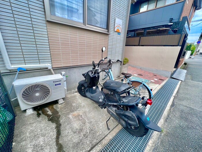 物件外観写真5　(駐輪場)