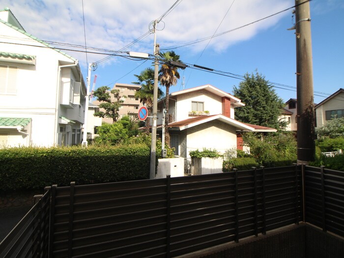 物件内観写真22　(室内からの展望)