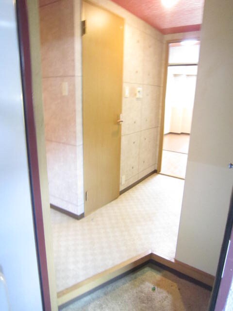 物件内観写真13　(玄関)
