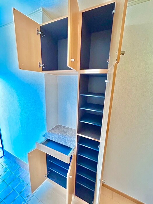 物件内観写真18　(靴箱)