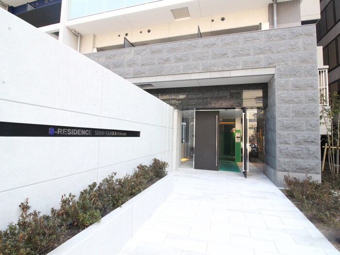 物件外観写真2　(エントランス部分)