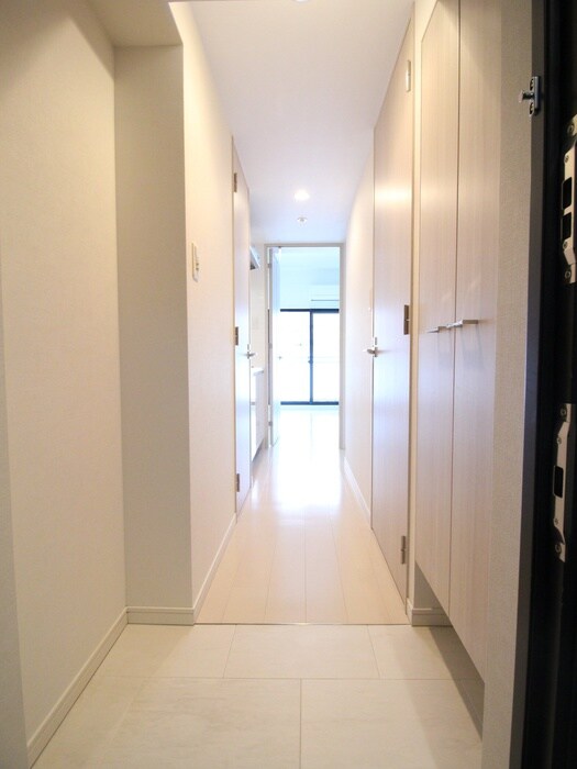 物件内観写真9　(玄関)