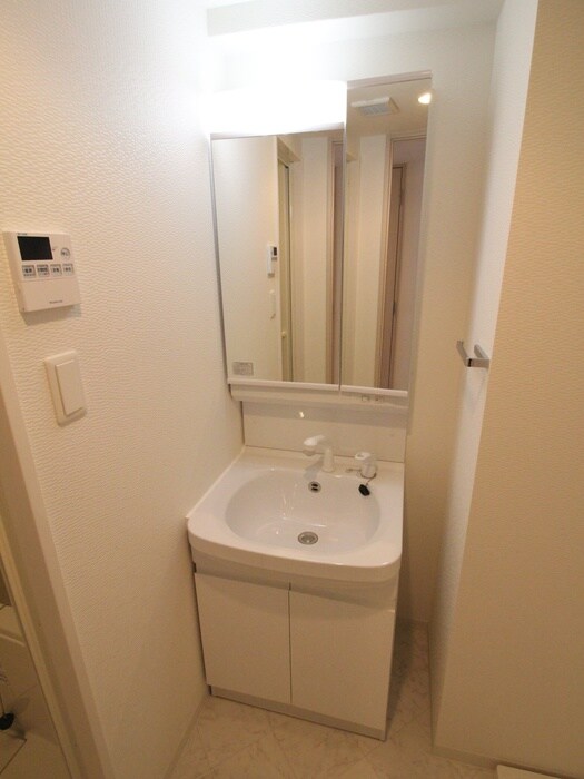 物件内観写真11　(洗面)