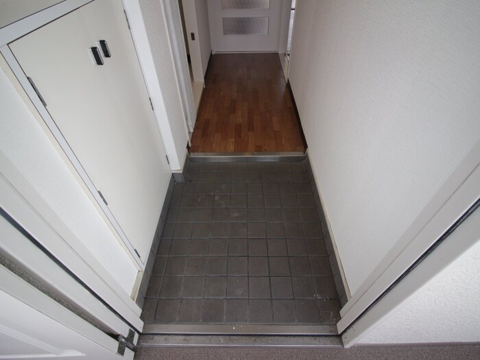 物件内観写真12　(廊下)