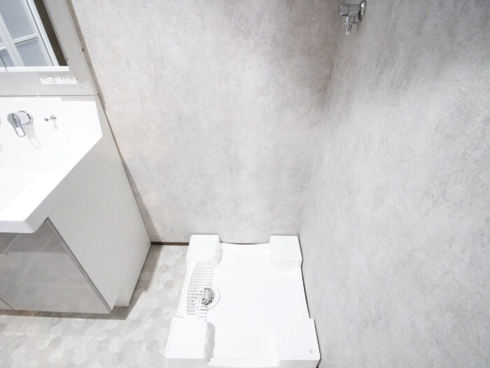 物件内観写真12　(洗濯機置場)