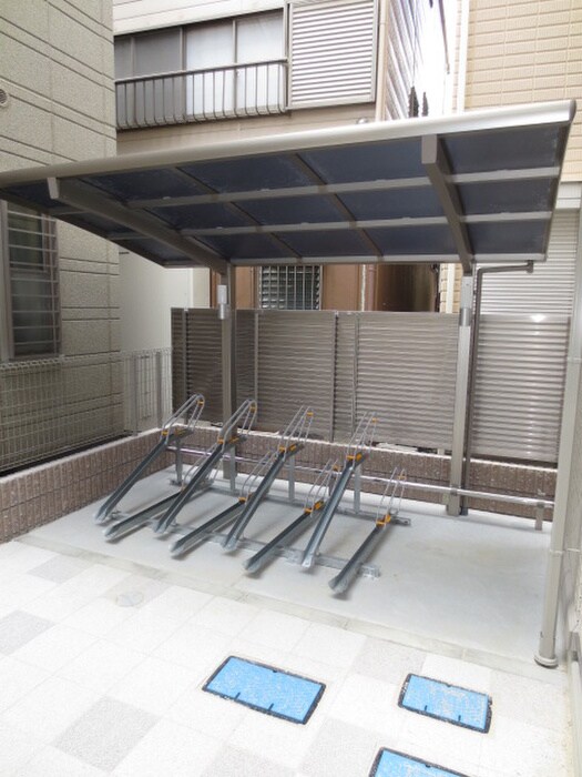 物件外観写真4　(駐輪場)