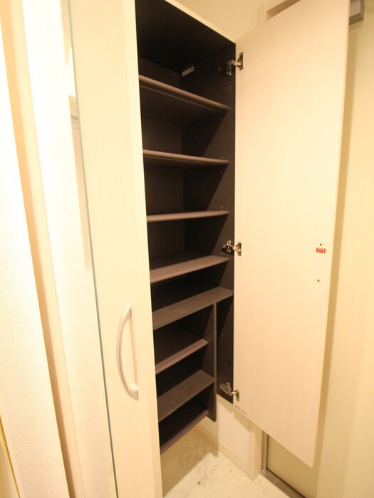 物件内観写真15　(靴箱)