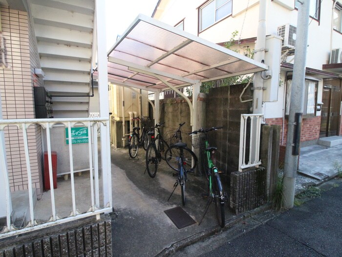 コーポ牧の駐輪場