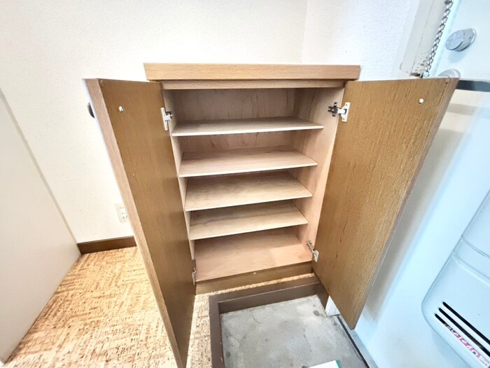 コーポ牧の靴箱