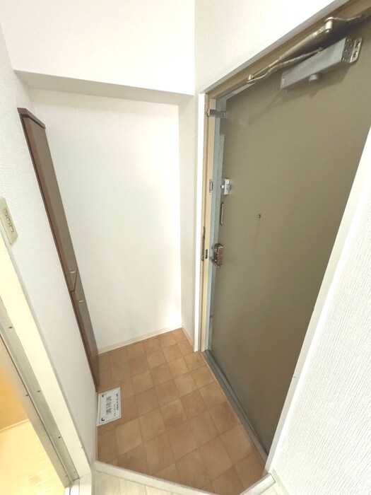 物件内観写真12　(玄関)