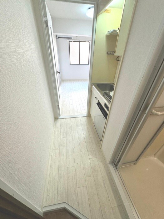 物件内観写真13　(廊下)