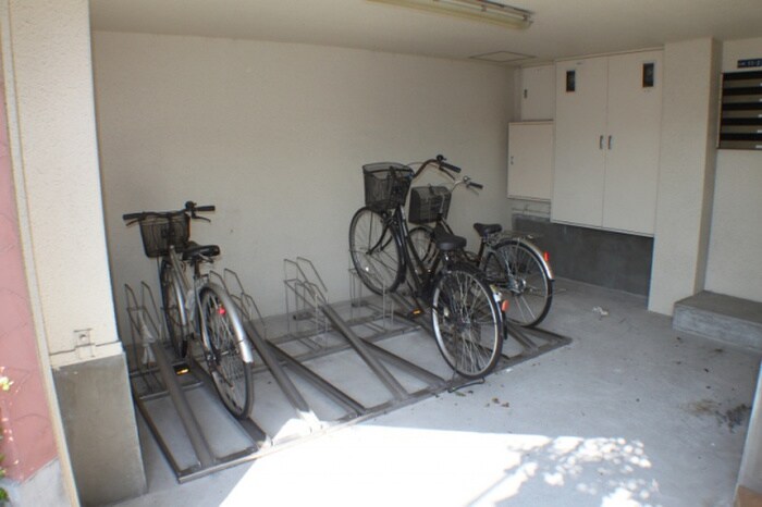 物件外観写真6　(駐輪場)