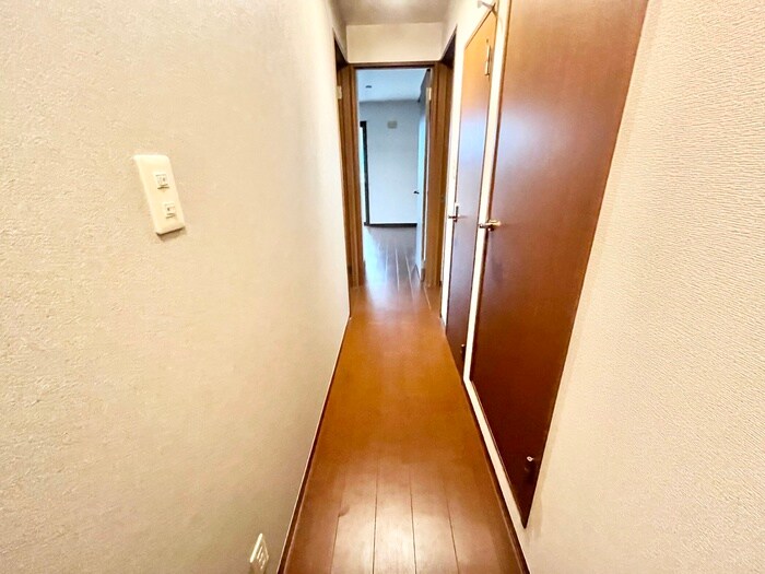 物件内観写真19　(廊下)
